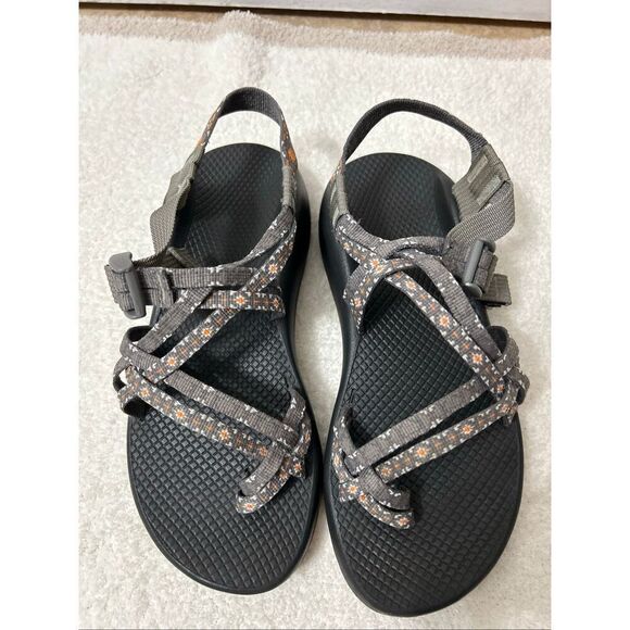 Chaco womens size 9 strappy Southwest Aztec sandals gray orange adjustable strap - Picture 1 of 6